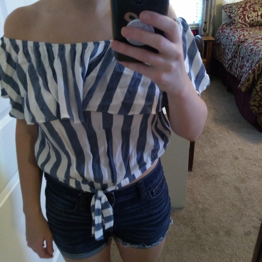 American Eagle cropped off the shoulder top